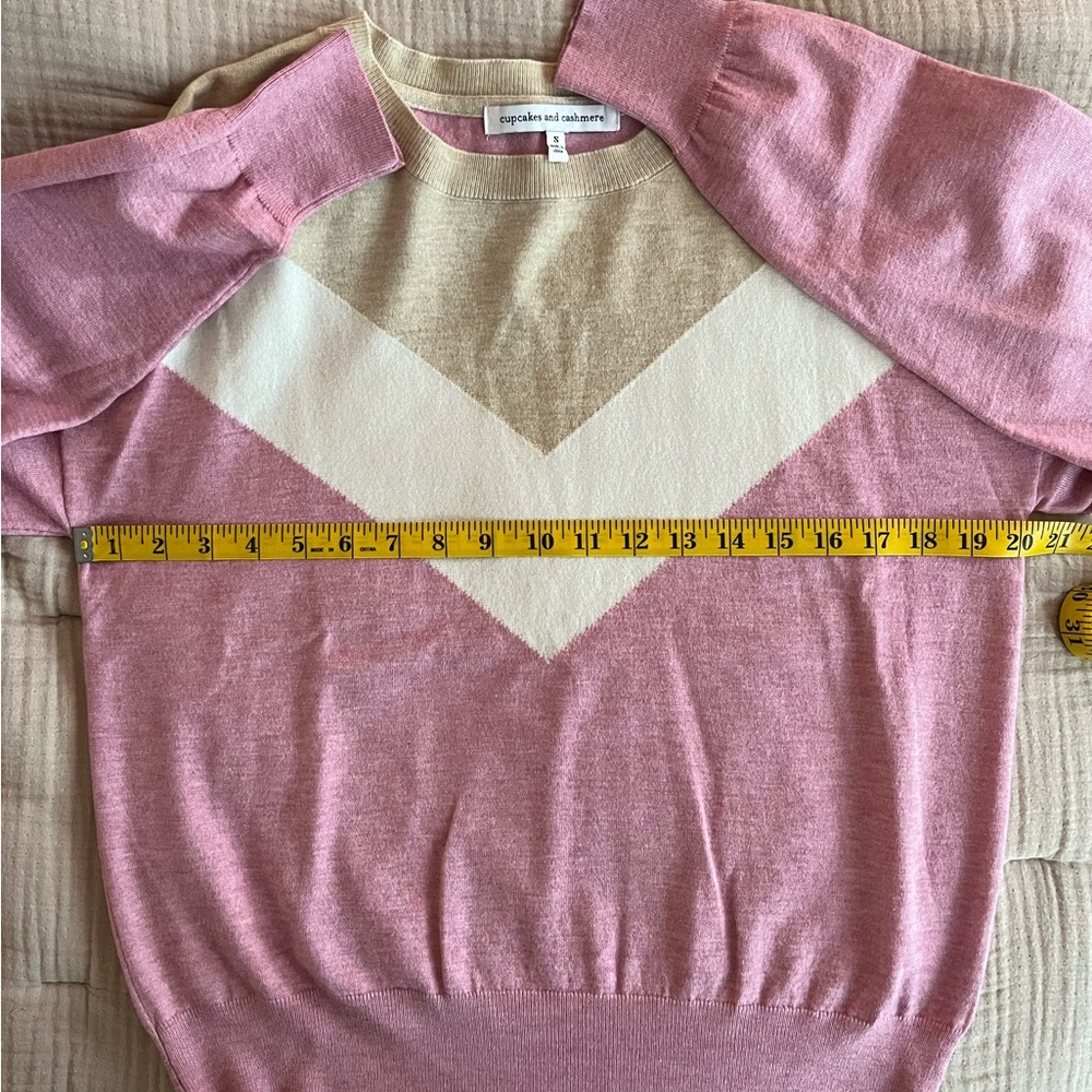 Like-New cupcakes & cashmere Sabine Chevron Sweater - Picture 11 of 12